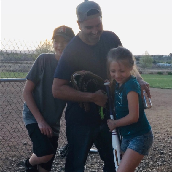 ❄️✨Welcome to Renee's Closet✨❄️ - Picture 9 of 16